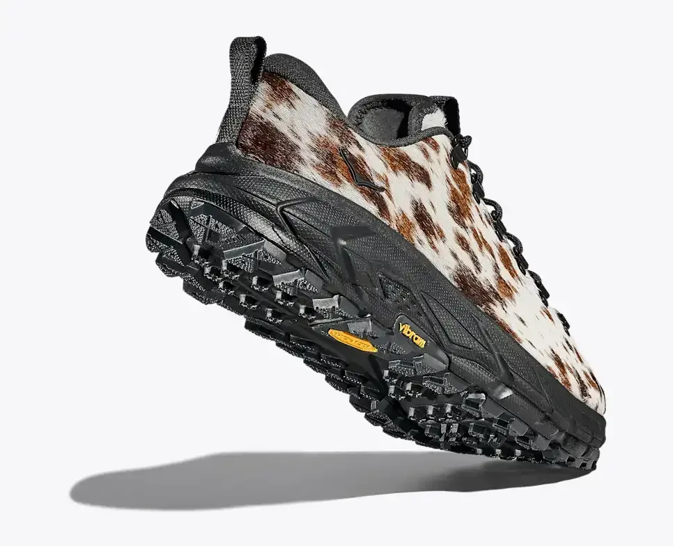 HOKA Tor Summit + Pirate Black
